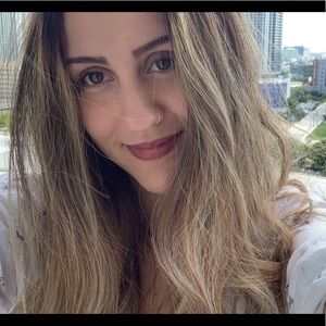 Meet your Posher, Paola